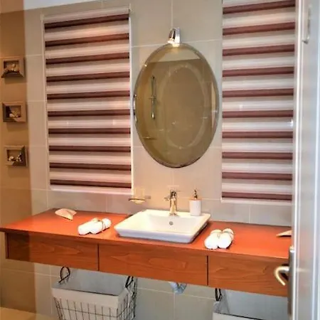 Heraklia's House בית נופש *