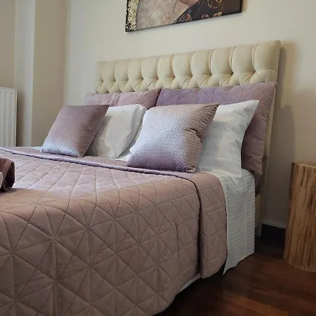 בית נופש Heraklia's House פראמה